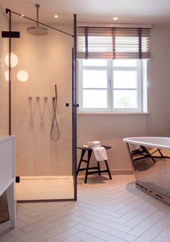 Freestanding bathtub in the bathroom of Suite Six
